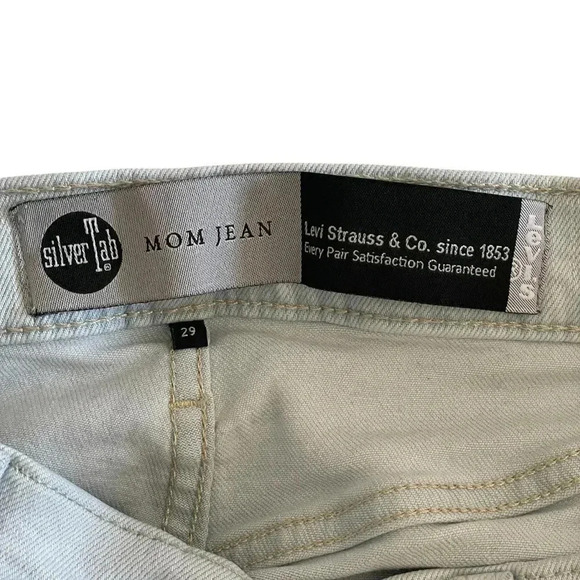 Levi’s Mom Jean Silver Tab High Rise Blue Light Wash Denim Women Size 29 - Picture 4 of 9